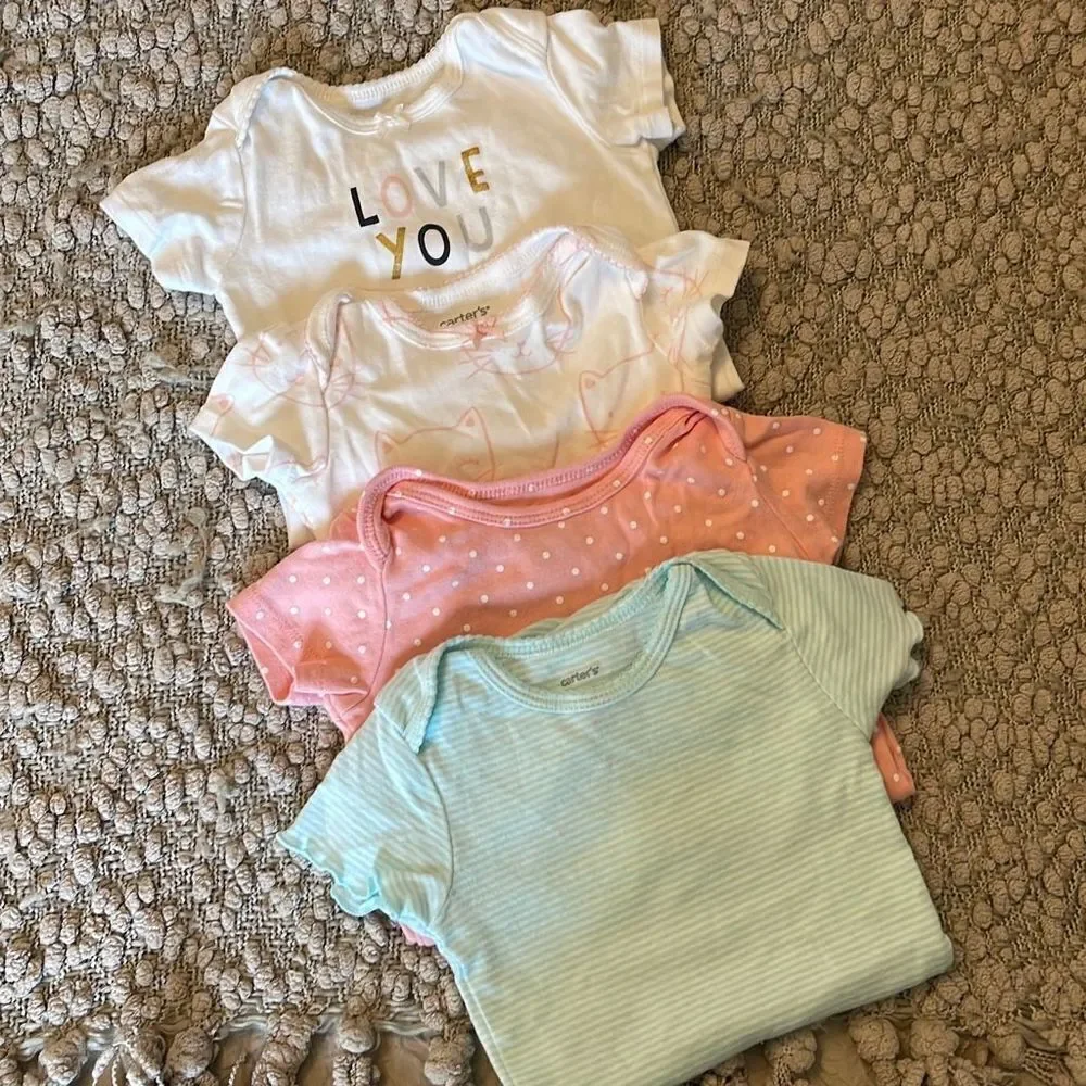 Carters One Piece Short Sleeve T-Shirts. Size 9months. Girls‎